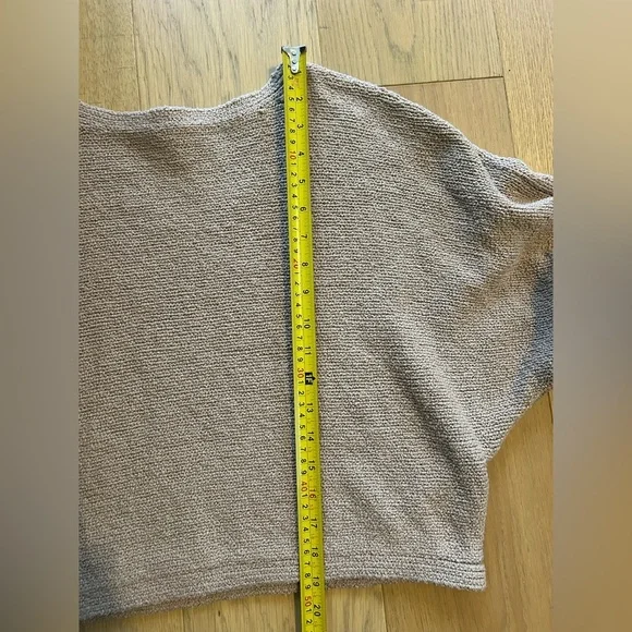 Abercrombie & Fitch Taupe Textured Knit Cropped Sweater - Picture 5 of 5